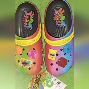 CROCS Gusher NWT Size 4 (Big Bpy)